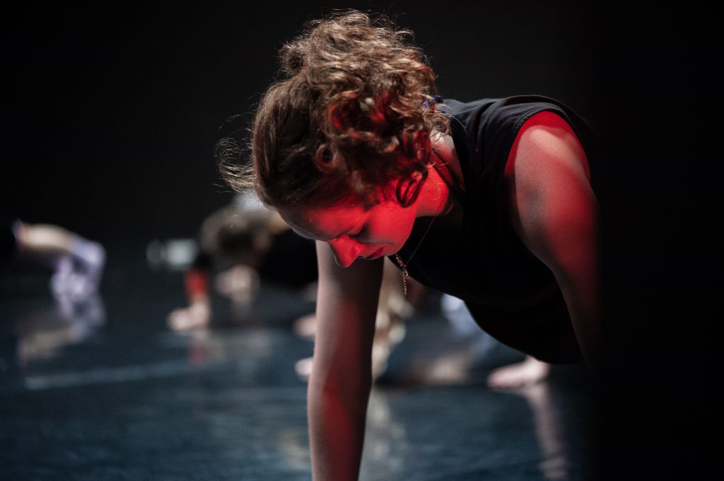 KNichollsDance's tweet photo. Cultivate your fierce independence but also your willingness to receive support.
Photo: Maria Rocha e Sousa
#knd #kerrynicholls #kerrynichollsdance #kndcommunity #kndspirit #dance #wellness #creatingconversations #sustainingconnections #furtheringlearning #wednesdaywellness https://t.co/Zrvf3rKeb0