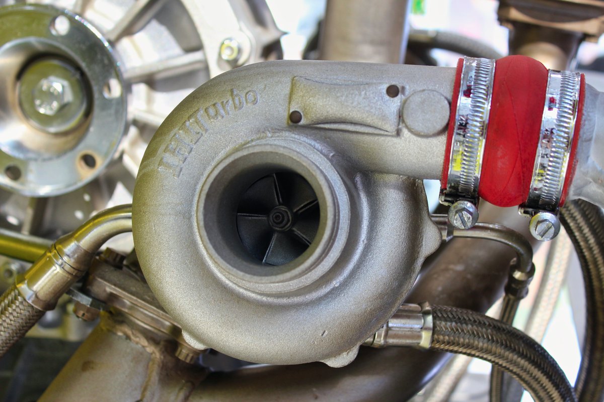 🚗🌫 More and more workshops are confronted with turbocharger damage. However, an expensive replacement can be avoided in most cases with the right care.
We'll explain how easy it is: bit.ly/3lGcWuQ
#protec #bluechem #autoprofi #reparatur #alternative