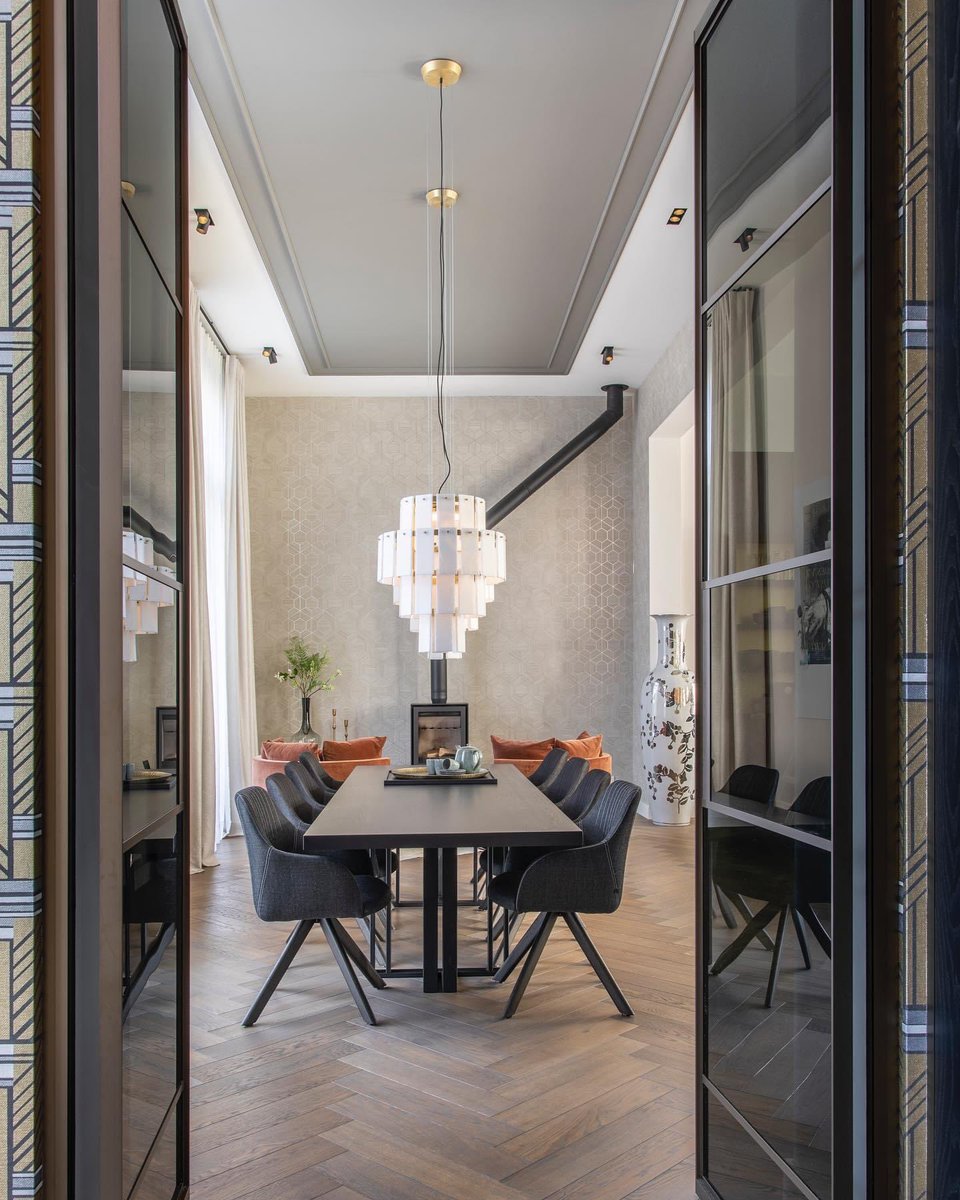 fambuenalights's tweet photo. ► Spaces visually attractive attractive with alabaster and brass rings. ♡

QUARZ pendant designed by #VicenteAleixandre creates spaces that are at once stylish and perfect touch. 
Interior design by I @chocstudio

#fambuena #residentialarquitecture #projects #lighting #Quarz https://t.co/pcGg6Ozz0d
