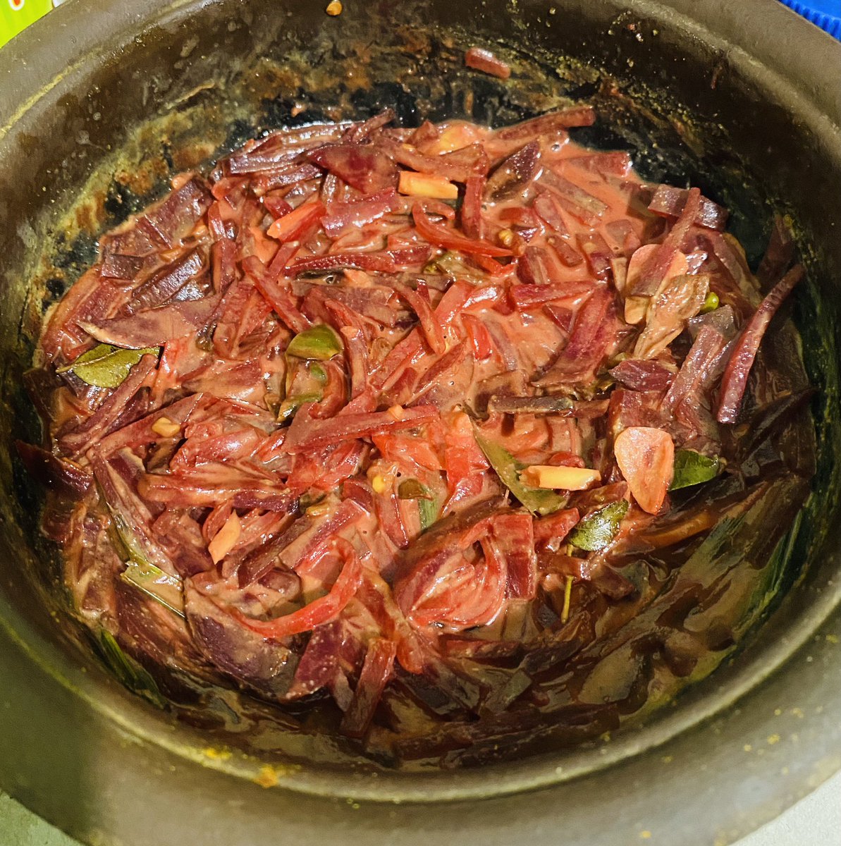 udaraumd's tweet photo. Today's Special: Beat Root curry and Stingray dry fish fried. 👨🏻🍳
#UDsKitchen https://t.co/jFieqSQPbY