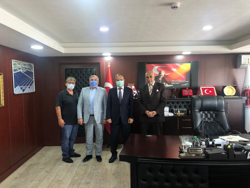 KanatliEti's tweet photo. TÜKEBİR Bşk Sn Abdullah KOÇ,TKİ Gn Md Sn H.Hüseyin ERDOĞAN'ı ziyaret ederek üreticilere kömür istihkakının tamamının verilmesi ve 5200 sayılı kanuna göre kurulmuş birliğe,üyelik şartının uygulanması için ön onay alınmıştır.Hayırlı olsun. @hherdogan06 @bekirpakdemirli @tkikurumsal https://t.co/Yg7ZTNtLk9