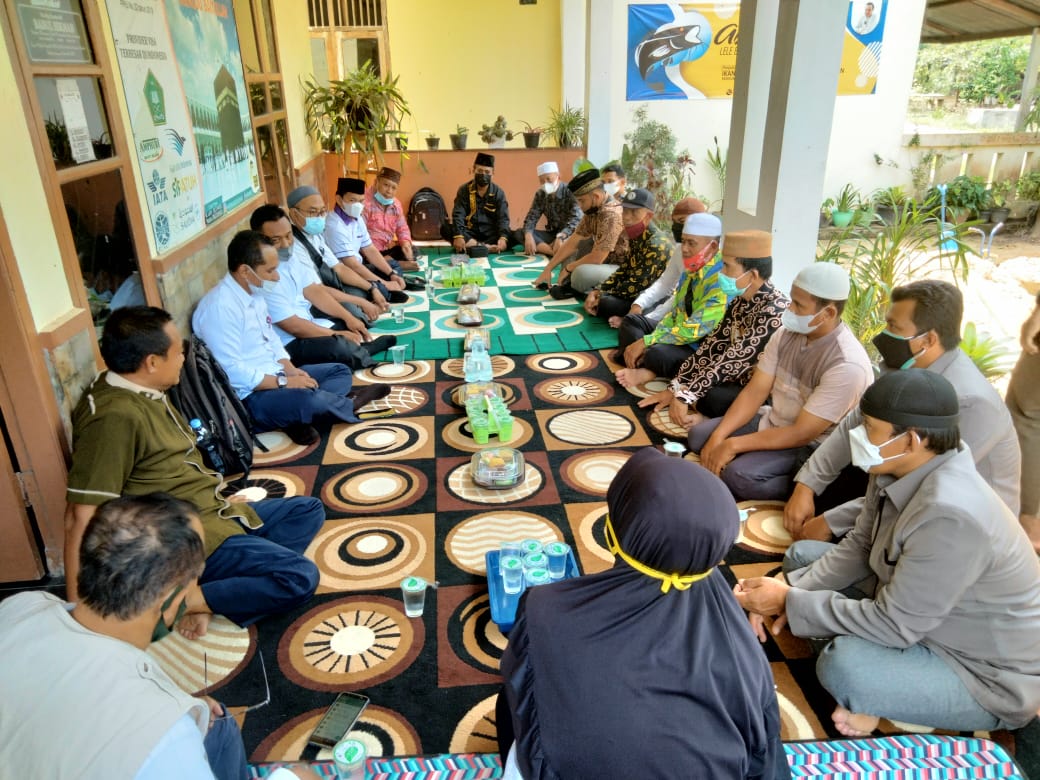 basoeki_hendri's tweet photo. Rabu (22/9). Mendampingi studi banding budidaya ikan lele sistem bioflok Pondok Pesantren Choirul Huda Lampung Tengah ke Pondok Pesantren Babul Hikmah Lampung Selatan. https://t.co/qrE7ooyVC6