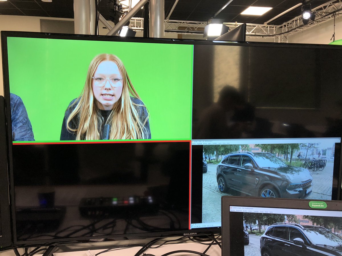 VNieuwenhuyse's tweet photo. TV-workshop da’s het gewoon proberen #bootcampjrn @howestjrn https://t.co/RlZzVcGo35