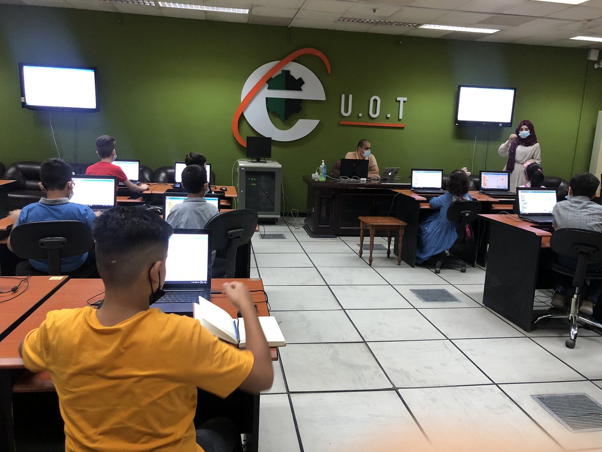 Coding4KidsIRAQ's tweet image. Second day of @scratch workshop with #mycodeclub coders 🌸 in #university of technology @GDGBaghdad