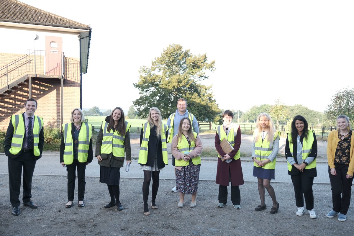 Our @GuildfordHigh Pre-Prep walk to school this morning was such a great way to start the day. Fresh air, smiling faces, and lots of excited chatter. Looking forward to KS2 on Friday!