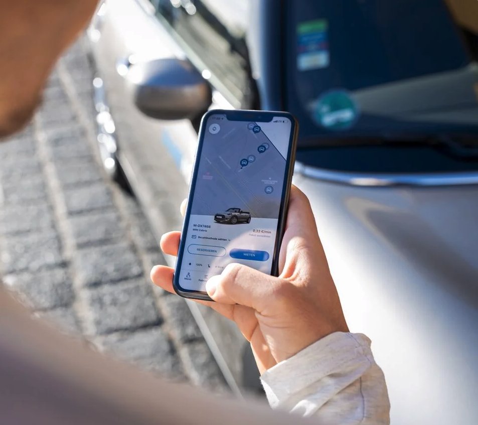 #JournéeMondialeSansVoiture. Comment le vivez-vous ? 
Petit conseil : #JournéeSansVoiture ne veut pas dire journée sans plaisir. Avec les BMW #CruiseBike &amp; #MBike ou encore les services de <a href="/FreeNow_FR/">FREENOW France</a>  (🛴/ 🛵 /🚗/🚕), le plaisir made in #BMW peut prendre bien des formes...