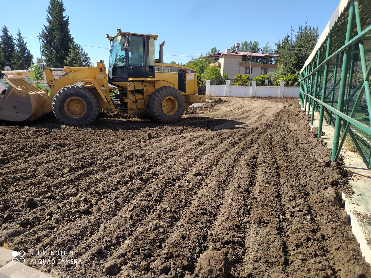 GedikliKaplan's tweet photo. Okulumuzu Güzelleştirmeye Devam 
Ediyoruz...🌲🌱🌼🚜

 Nurdağı Belediye Başkanımız Sayın Ökkeş KAVAK beye ve Ekibine , Şaban ÇİRKİN, Selim ASLAN beye ve Muhtarımız Mehmet ÇİRKİN beye Katkı ve Destekleri için çok Teşekkürler 👏@SinanKorkmaz53 @okkeskavak27 @MusaYildirim27 https://t.co/h0gaJrnuj5