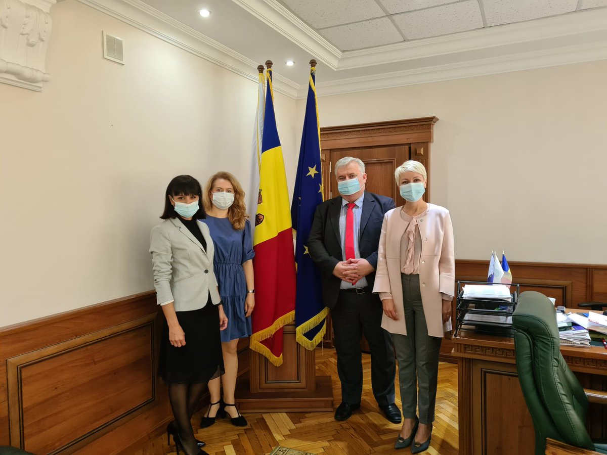 3️⃣#zoom_in_banking 3rd edition to be started soon !

⬆️Hot and productive preparation for the new course which will drive a change and ensure more active cooperation between employers and education system in Moldova.
#EBA_Support
#CuPoftădeEducație
#Banking #Training #Internships