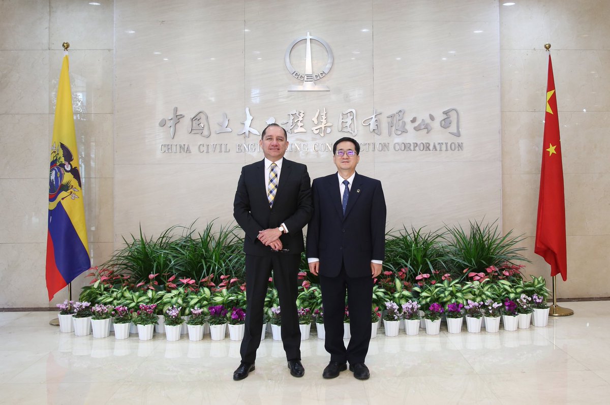 ⚠️Beijing | Encuentro con Zhu Xiaogang, Vicepresidente China Civil Engineering Construction Corporation. #CCECC 🇨🇳confirmó interés por invertir en el 🇪🇨 y participación en Foro de Negocios #EcuadorOpenForBusiness, en noviembre próximo. #MasMundoEnElEcuador #ElCambioYaSeSiente