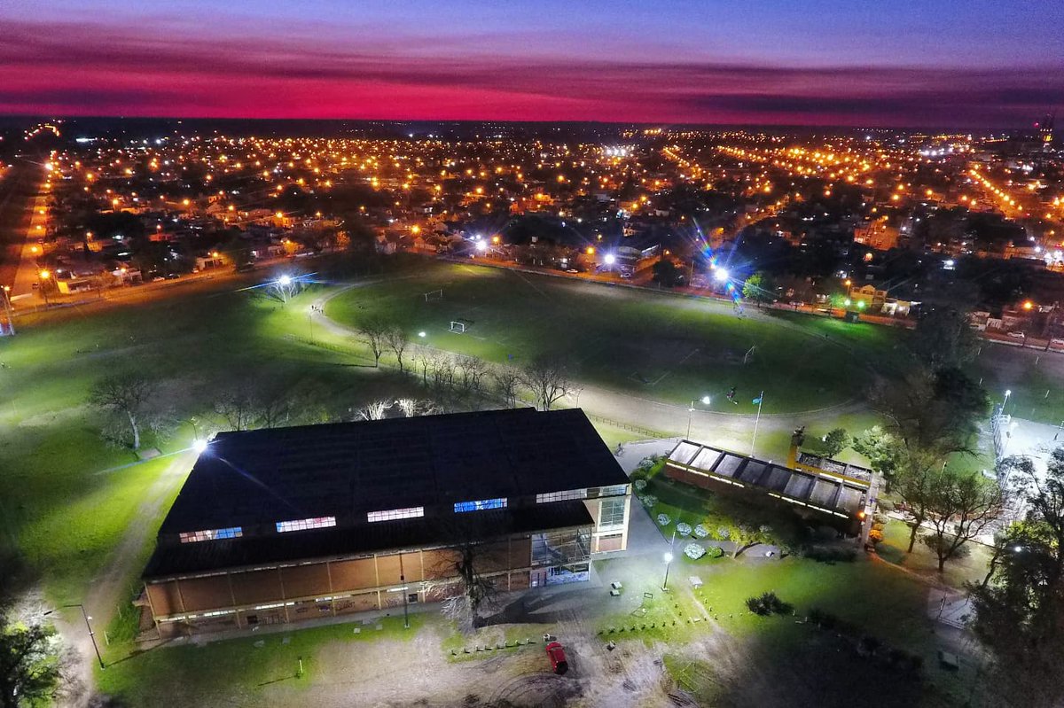 LeoBoto's tweet photo. EL POLIDEPORTIVO 100% LED.

Finalizamos la ampliación y renovación de luminarias LED en el Polideportivo Municipal, para aumentar la seguridad y la potencia lumínica en el predio, con una tecnología que además de ser eficaz es sustentable para el medio ambiente. https://t.co/6co6QmbOeb
