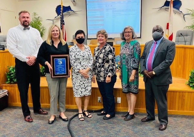 FSBA Consultant, April Griffin presented Martin County their Master Board plaque at yesterday’s meeting. Congratulations!⁦<a href="/FLSchoolBoards/">FLSchoolBoardsAssoc</a>⁩
