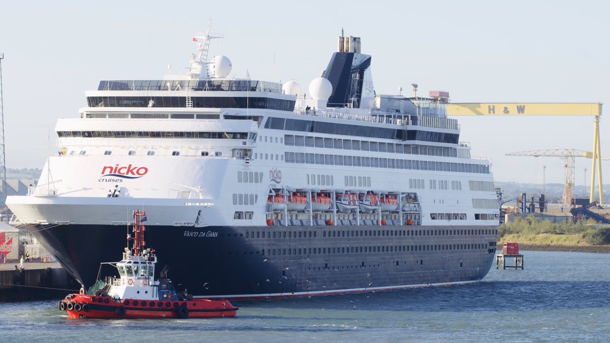 WixpixRob's tweet photo. Snapshot 📸 departing @BelfastHarbour on @StenaLine #Scotia
@SMSTowage #Masterman & the recently arrived #VascoDaGama
Harbour Pilot #CaptMichaelEvans a bit choppy in the navigation channel
#SuperfastVII inbound
#AmisWealth in open water
📸WixPix@Sea https://t.co/3dCcIuPRc8