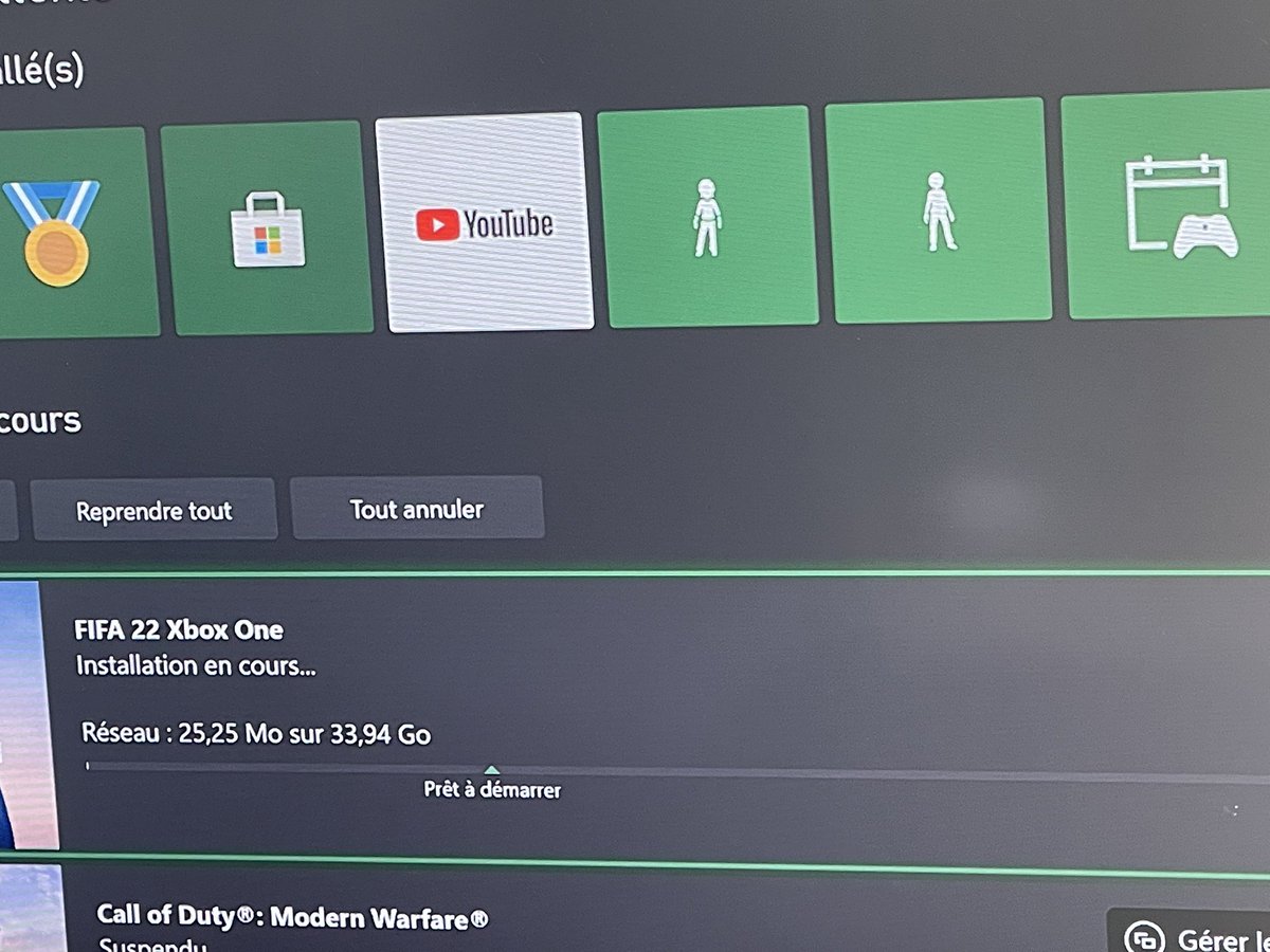 فيه طريقه تحمل فيها #فيفا22 قبل الاكسيس على الاكس بوكس

 - حمل تطبيق XBOX على الجوال.
 - سجل الدخول على التطبيق و اربط الجهاز
 - ابحث في FIFA 22 على تطبيق Xbox
 - حمل اللعبة على جهازك.  
و رح تبدا بالتحميل مباشرة!