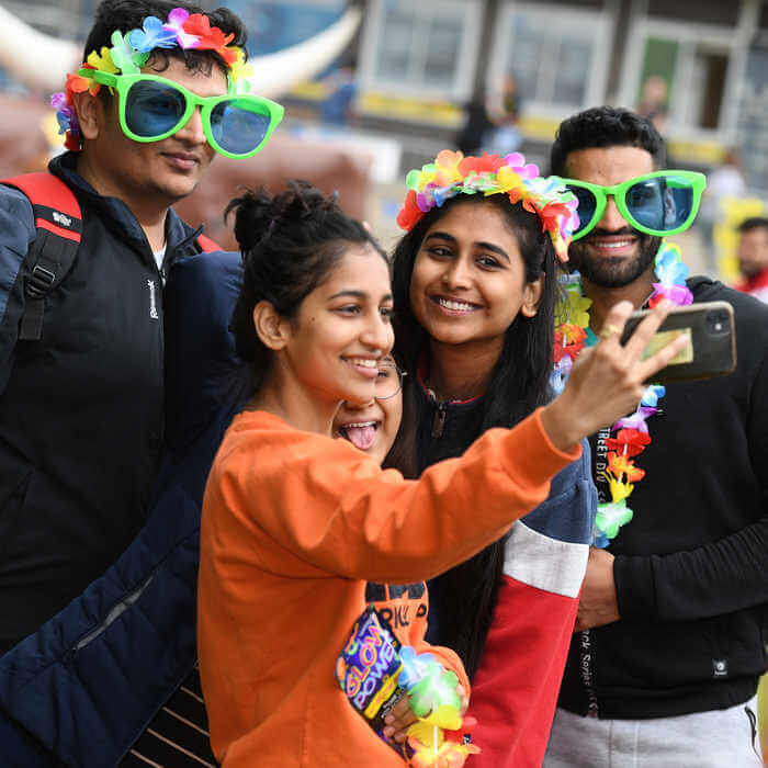 Engagebrunel's tweet photo. Warm welcome to all new #BrunelFreshers
at #Brunel University London😀🙌
So many #Freshers activities, support & advice available... you can find out all you need to know to make the most out of your fresh start to #campus life Click ➡️ https://t.co/SftW6wMca5
#FreshersWeek https://t.co/TLvbb8fvIr