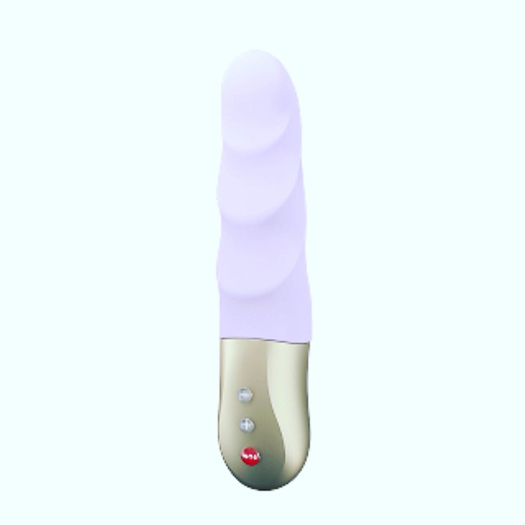4bidnfrt's tweet image. The smallest and lightest pulstator by Fun Factory, Stronic Petite thrusts all by itself for hands-free fun. #stronicpetite #minipulsator #handsfreefun #strongmotor #hypoallergenic #taperedtip forbiddenfruit.com.au/fun-factory-st…