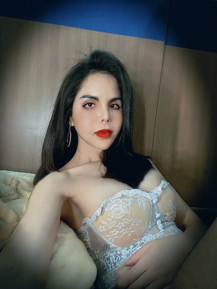 LinDa79240341's tweet photo. Chạm Khẽ Trầm Lan …👄👄👄 https://t.co/9FPQ7qFmVl
