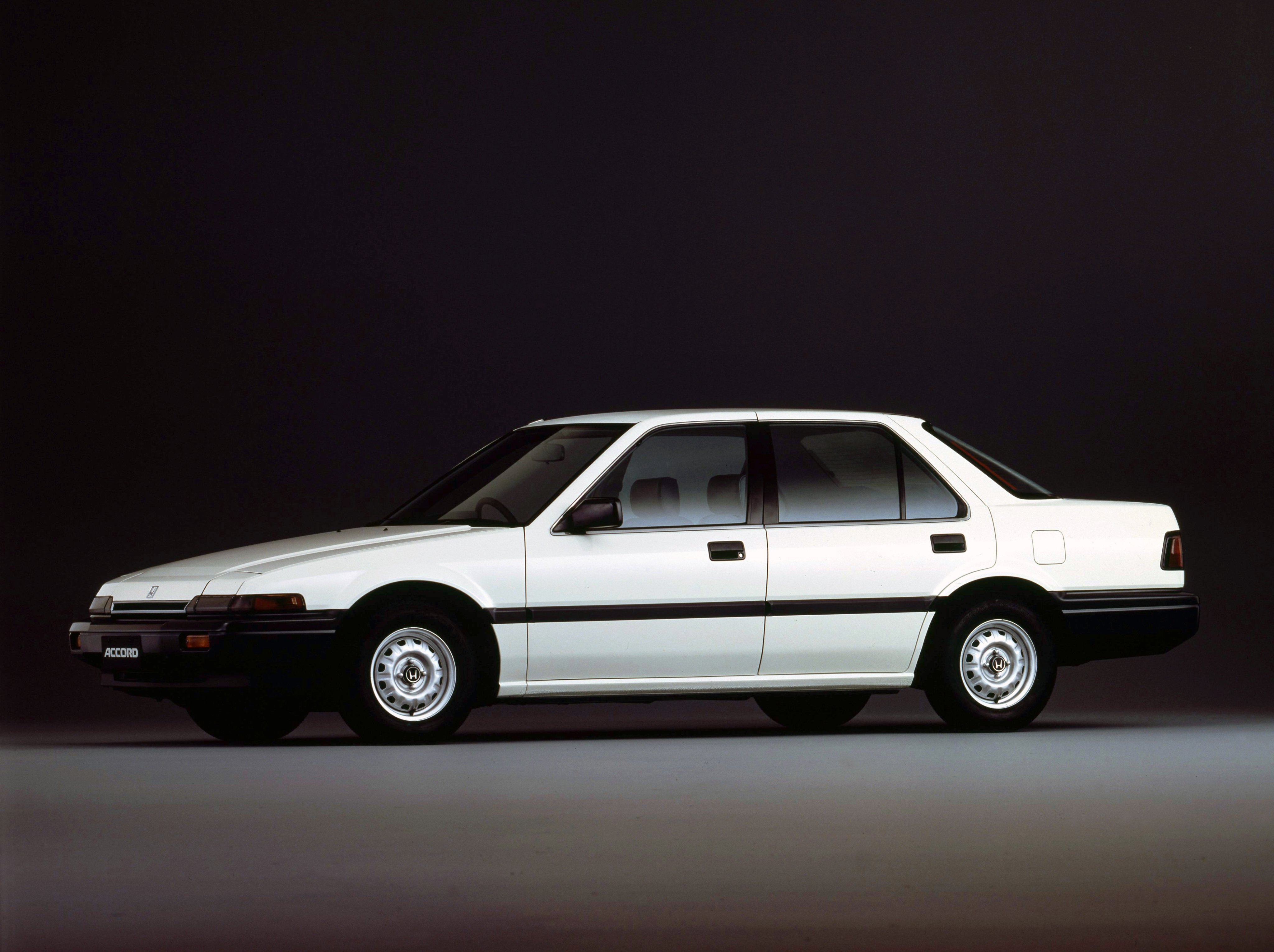 تويتر Honda History على تويتر 歴代ホンダ車 1980年代 アコード セダン El 85 1985年6月 ホンダ独自の数々の新技術を導入し フルモデルチェンジ 3代目 アコード 誕生 1 8lsohc 1stグレード El 水冷直列4気筒sohcエンジン 排気量1 9cc 最高出力