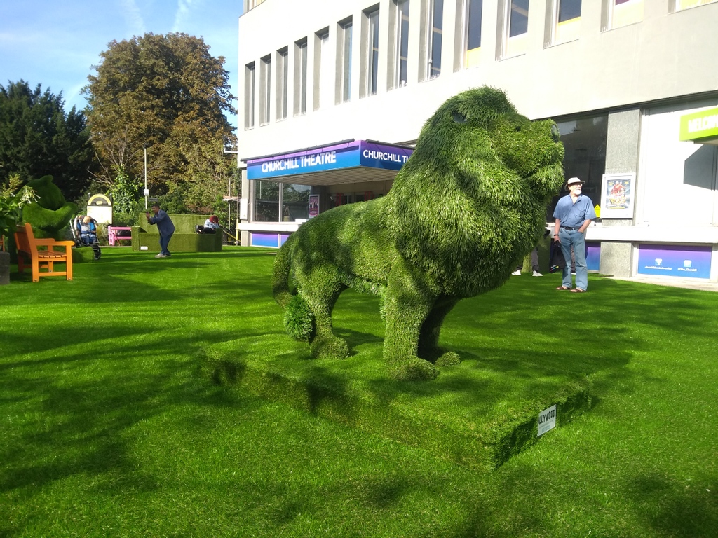 You may have noticed something a bit different about the High Street this week, astroturf!⁠
⁠⁠
The astroturf starts from Library Gardens and runs past Churchill Theatre, Central Library and stretches right across the High Street.⁠