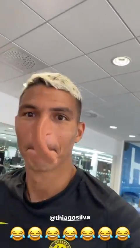 Jorginho wishing Thiago Silva a happy birthday on Instagram  (via / IG) 