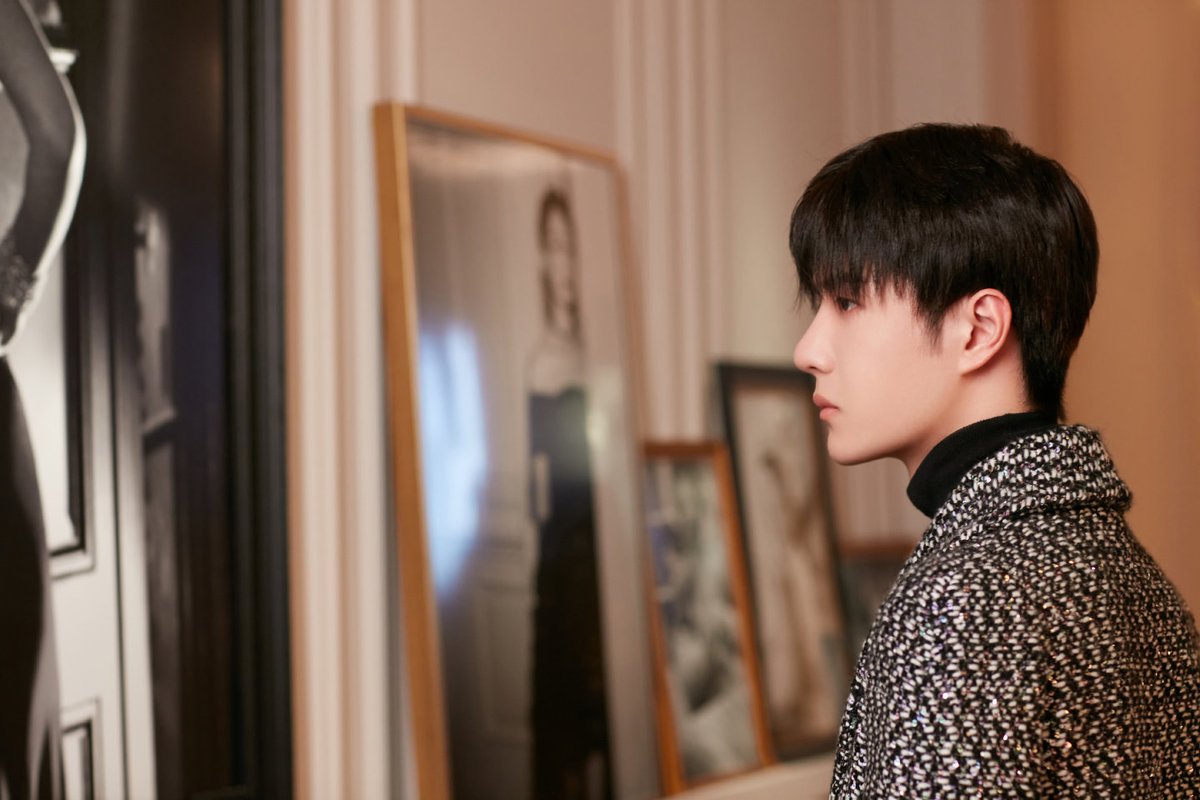 YiboZhange0505's tweet photo. 1/1...09.22.YIBO-OFFICIALอัปเดต ...เวลาและอวกาศในการรับกลิ่นหอม คอนกรีตและนามธรรมที่ซ้อนทับกัน รอยประทับทางประสาทสัมผัสที่ชวนให้นึกถึงความคลาสสิก การแสวงหาพลังแห่งการบุกเบิกการต่ออายุขั้นสูงสุดนับถอยหลังสู่ #apper นิทรรศการน้ำหอม Chanel
#หวังอี้ป๋อWangYibo王一博
Cr.YIBO-OFFICIAL https://t.co/cEc7VtoRMn