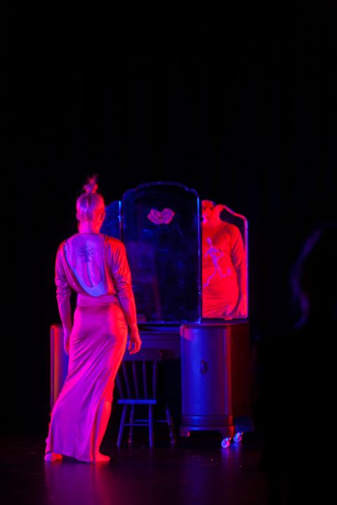 BCProjects_'s tweet image. Mirror mirror on the wall...
Who is the most grotesque of them all?

Catch the Grotesque Creature in Limits On-Demand.

#LimitsOnDemand is currently streaming on #BrandX #Vimeo. 

Check out the full performance here: bit.ly/limitsondemand.

📸 David Vagg