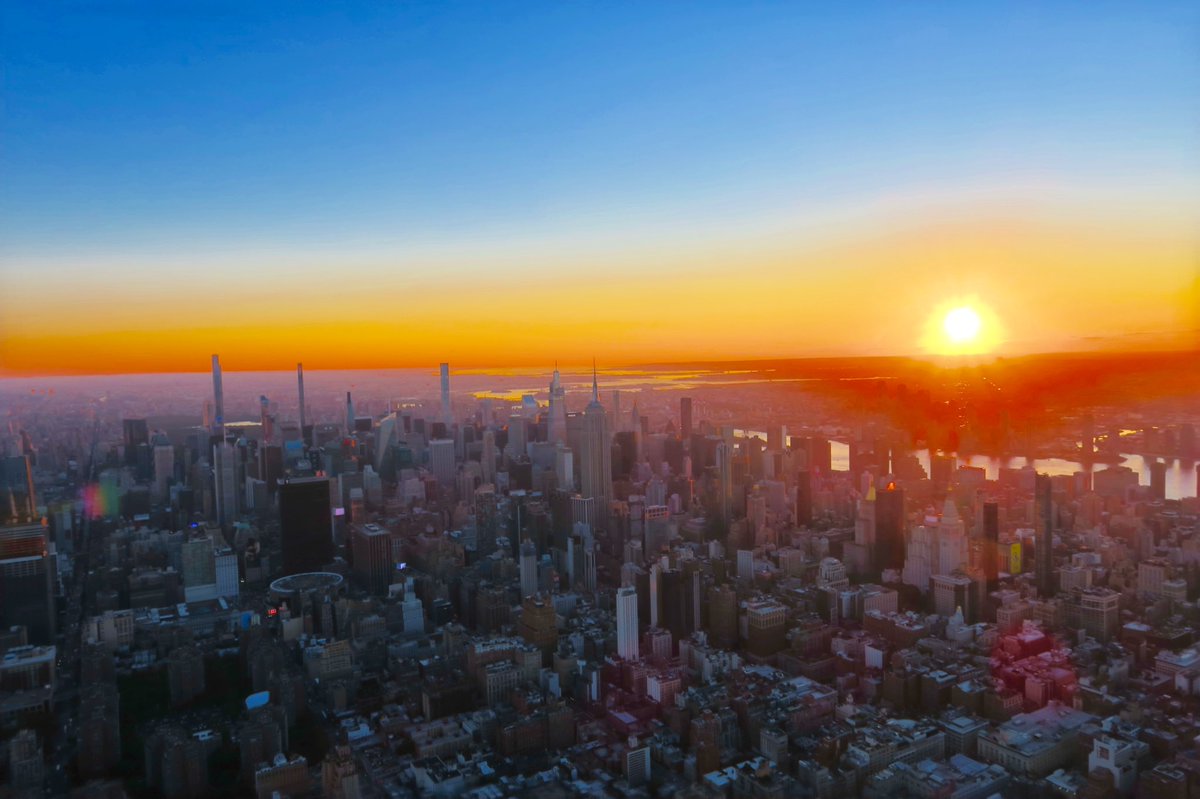 From @wcbs880 #Chopper880 and @PIX11News #Air11: 'It's the end of the #summer / You can spin the light to gold...'; #September2021; #NYC; @DarWilliamsTour; @wcbs880traffic; @PIX11Traffic