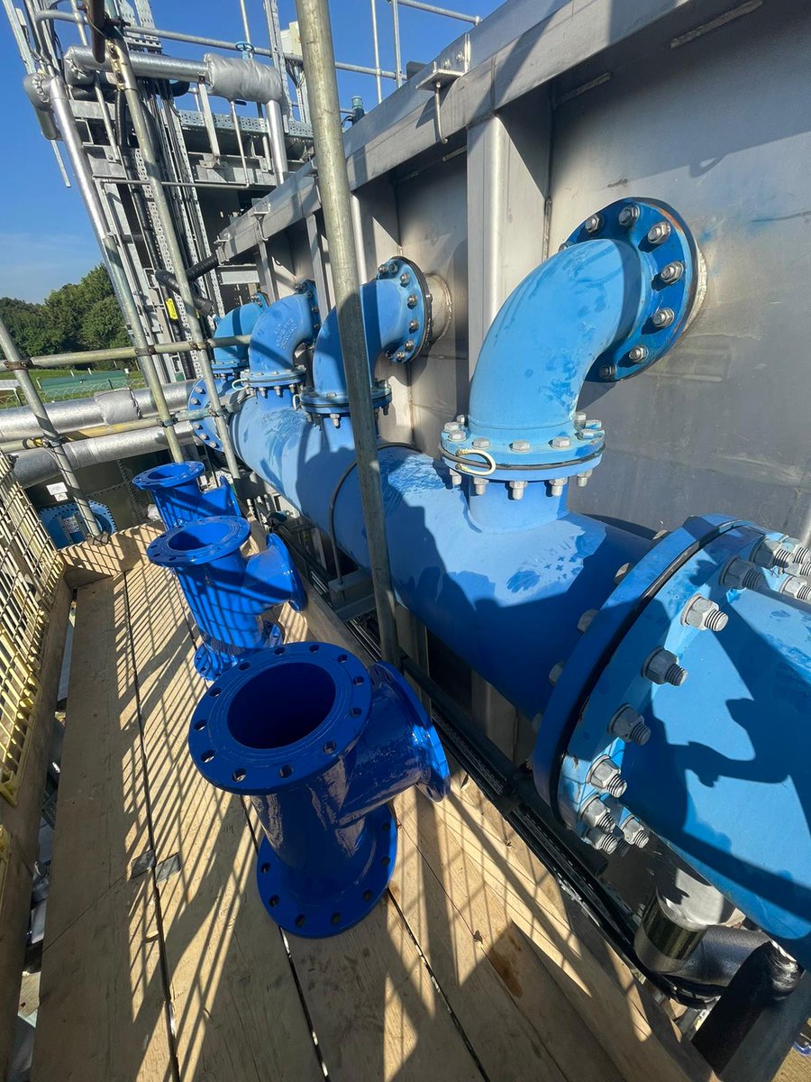 Terraflow_'s tweet image. Removing a 200mm ductile iron elbow and replacing it with a 200mm 90° Tee, with spacer and blank for air release 👍🏻

#Terraflow #Pipework #keepingthenetworkflowing💦 #Civils