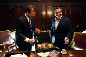 eha_medya's tweet photo. İBB Başkanı Ekrem İmamoğlu, Atina ziyaretinin ikinci gününde eski Yunan başbakanları Papandreu ve Çipras ile bir araya geldi. https://t.co/gLuE6FTJxw