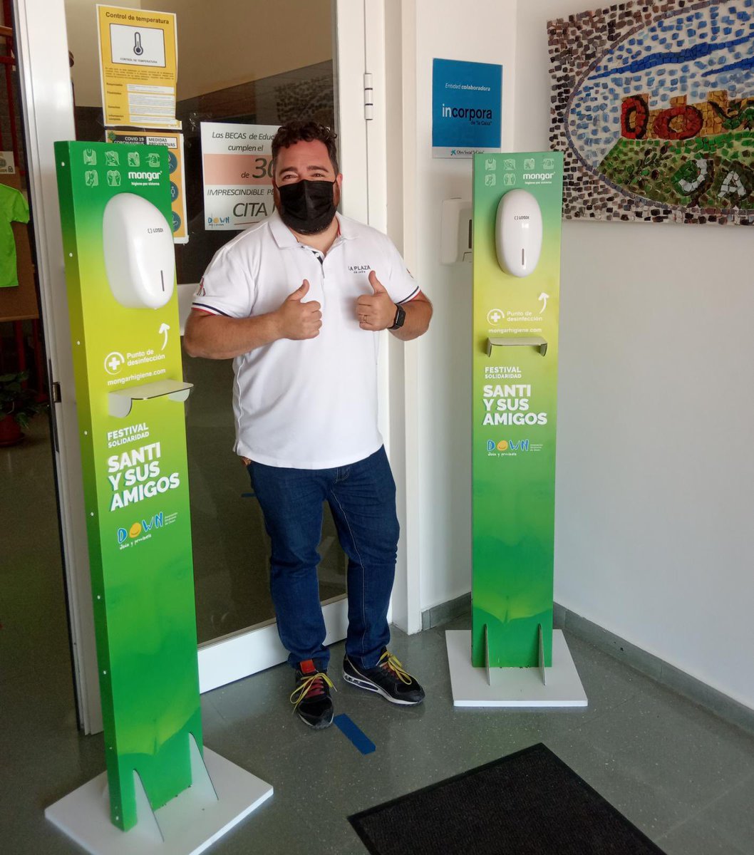 La Empresa MONGAR han donado las dos columnas de desinfección tras el festival de Santi Y Sus amigos para que la tengamos en nuestra Asociación #mongar #santirodriguez #downjaen