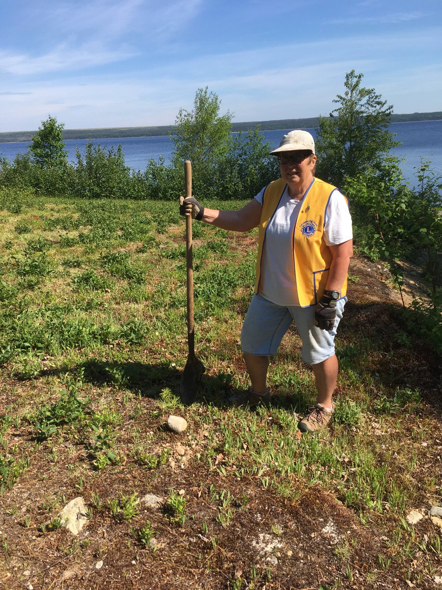 #NationalTreeDay 
District N4 Lions plant trees, with a little help from friends.