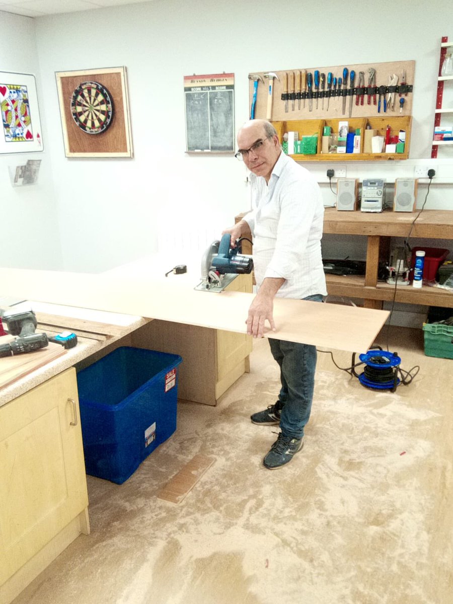 GreineLus's tweet photo. Thank you so much to a number of members from the  Granard Mens Shed who has been supporting the Art Group in cutting up materials this morning. 

#Manyhandsmakelightwork
#workingtogether
#supportingoneanother
#communityspirit https://t.co/trxzLTfRtK