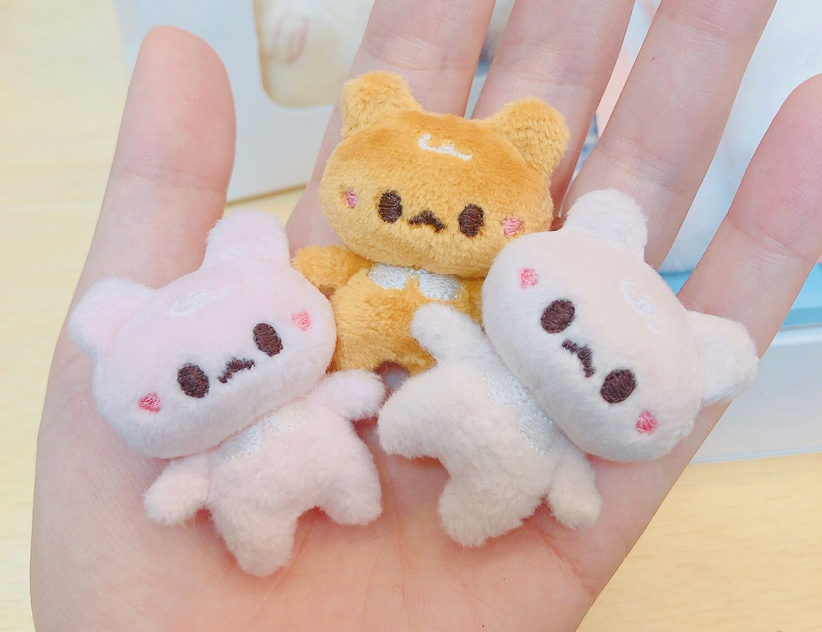 2mm 원단 중에 멜고미 색상이 없다 ㅋㅋㅋㅋㅋㅋ
한 마리는 탔고, 한 마리는 창백... 핑멜고미...