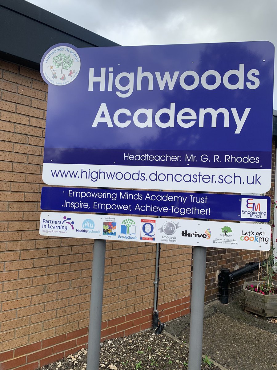 DoncasterMum's tweet image. Dropped off the 3rd and final book bundle this morning, won as part of our #explorersquest competition with @DoncasterMoving The children were so excited to receive them 💜🏴‍☠️ @HighwoodsSchool