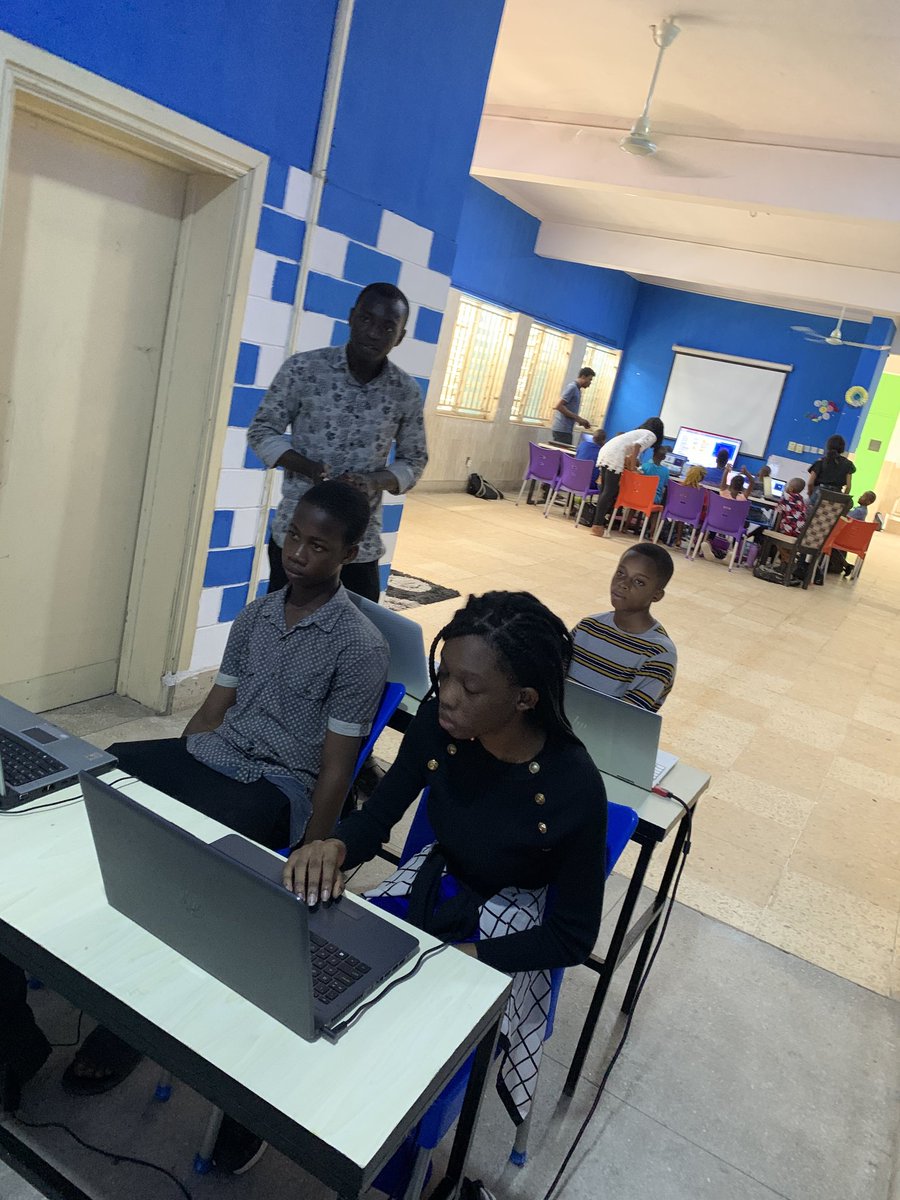 midtowntechhub's tweet image. Senior class of the STEM vacation programme taking a python class.
#MidtownTechhub #STEMkids #Vacationprogramme #Pythonprogramming