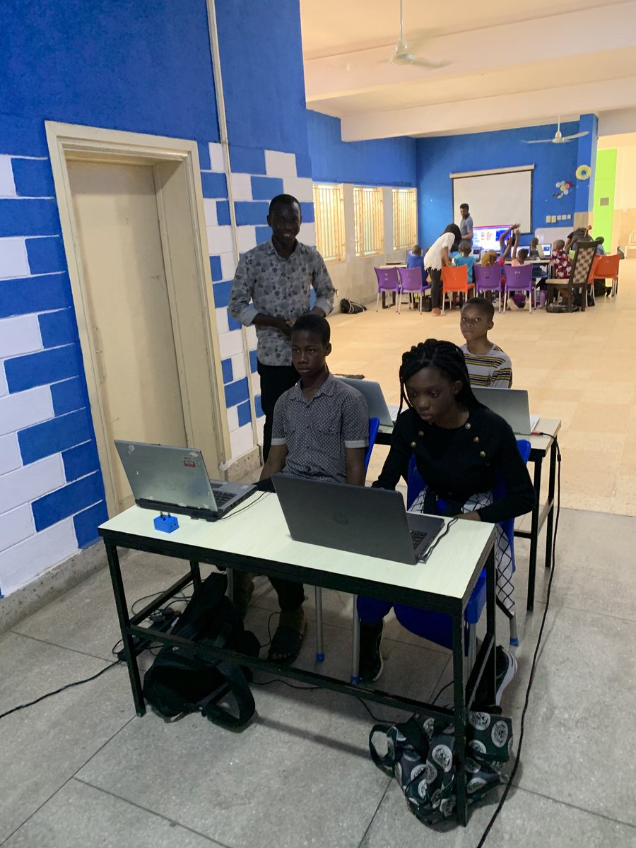 midtowntechhub's tweet image. Senior class of the STEM vacation programme taking a python class.
#MidtownTechhub #STEMkids #Vacationprogramme #Pythonprogramming