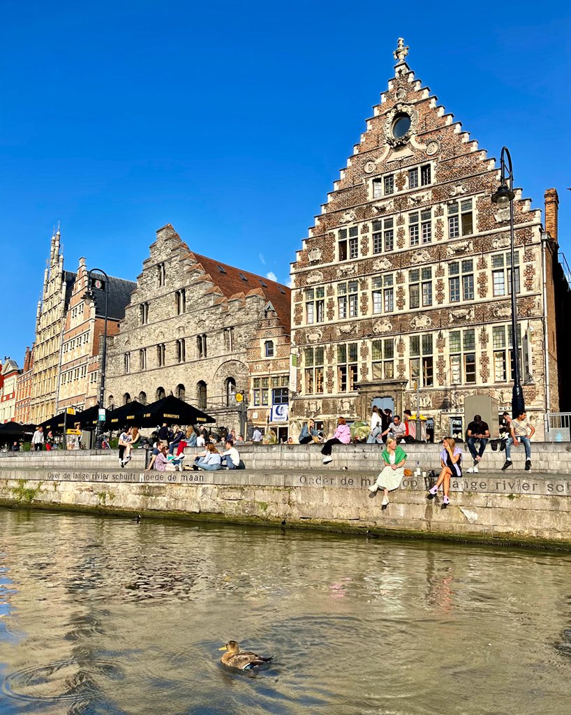 Golden hour 💛🧡✨

#visitghent #visitbelgium #belgium #europe #gent #ghent #ghentbelgium #goldenhour #architecture #visitflanders #cityofghent #ghentcity #bhfyp #photography #loveeurope #sunset #sunsetlovers #sunsetphotography