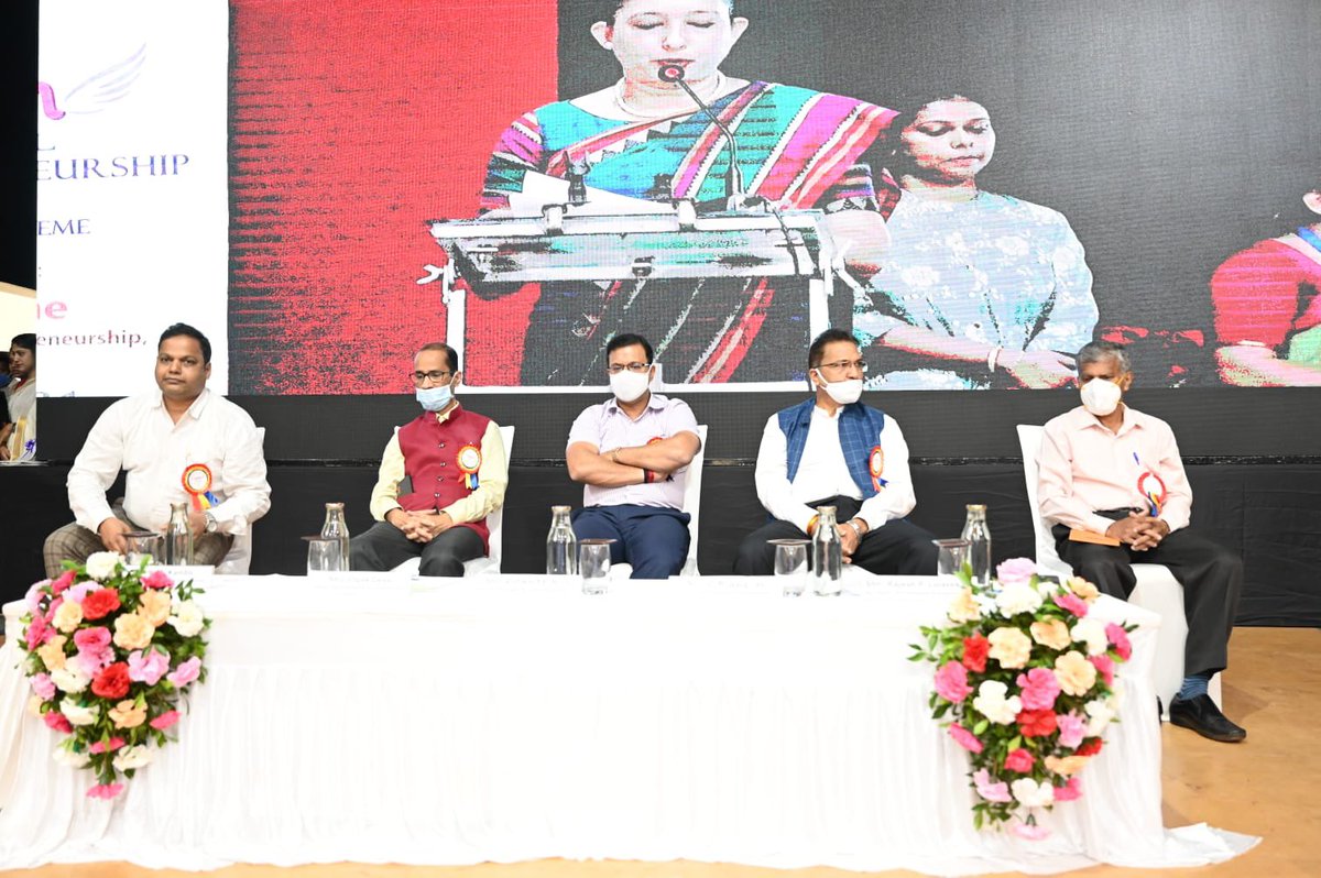 SkillGoa's tweet photo. Udaan, a one day State Level Women Entrepreneurship program was organized under SANKALP in the presence of Honble Minister for Skill Development and Entrepreneurship Shri Vishwajit Rane, Shri.C.R.Garg IAS Secretary DS&amp;E, Shri Dipak Desai Director-DS&amp;E.

@Rajeev_GoI https://t.co/gKQfaV2WI9