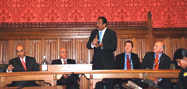 thiruja's tweet image. ஓய்வறியாது தமிழின உரிமைகளுக்காக அனைத்து சனநாயக மன்றங்களிலும் போராடும் வரலாற்றுக்கு சொந்தக்காரர். அரச அடக்குமுறைகளை எதிர்கொண்டு, தமிழீழ விடுதலைப்புலிகளுக்கான கள ஆதரவினையும், இனப்படுகொலை மற்றும் ஈழவிடுதலைக்கான நீதிக்காகவும் குரல் கொடுக்கும் ஐயா.வைகோ அவர்களுக்கு அகவை தினவாழ்த்துகள்.