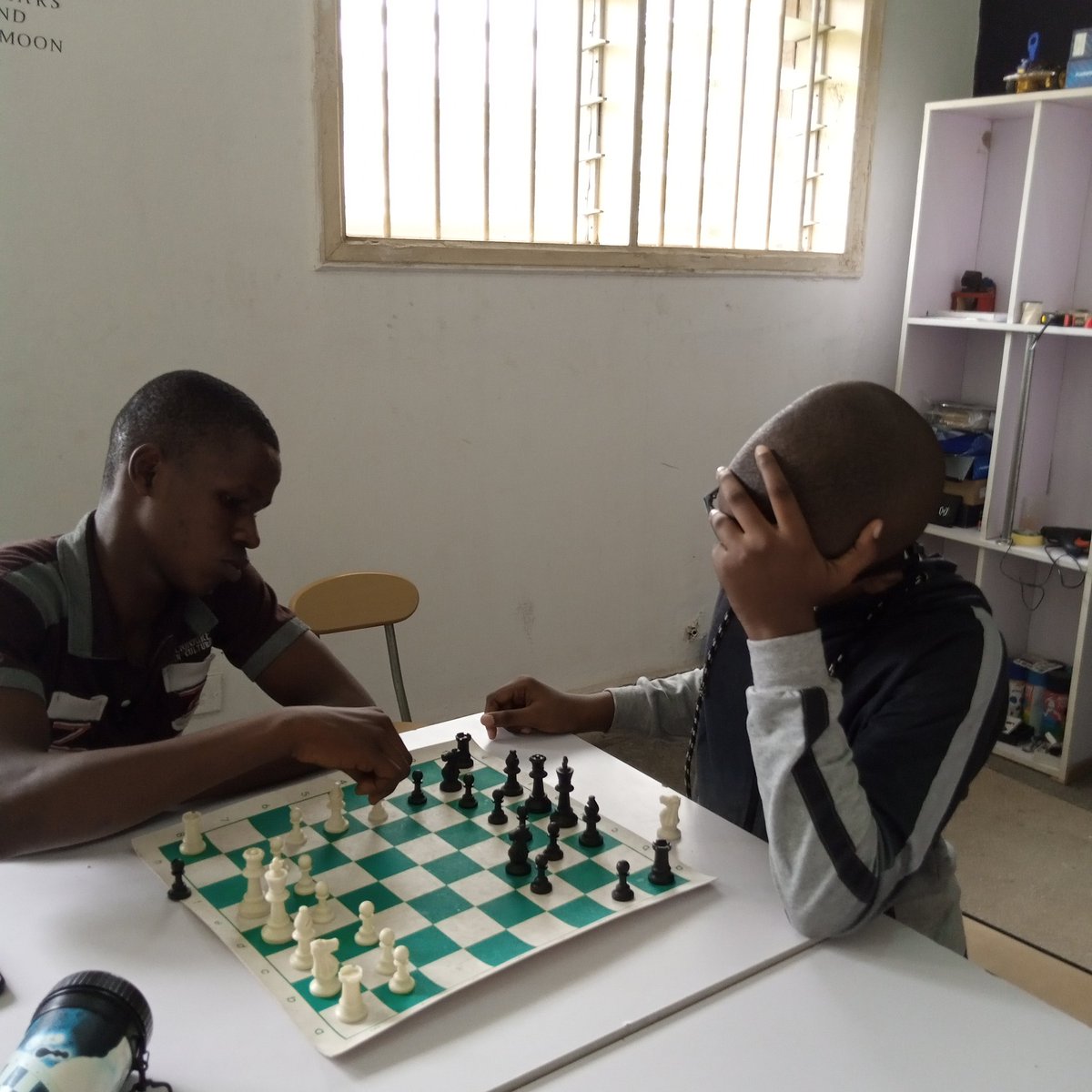 midtowntechhub's tweet image. Recreation time with our chess champions. Recreational activities + Tech Skills = A well-rounded programme.
#MidtownTechhub #Vacationprogramme #Chessplayer #STEMkids