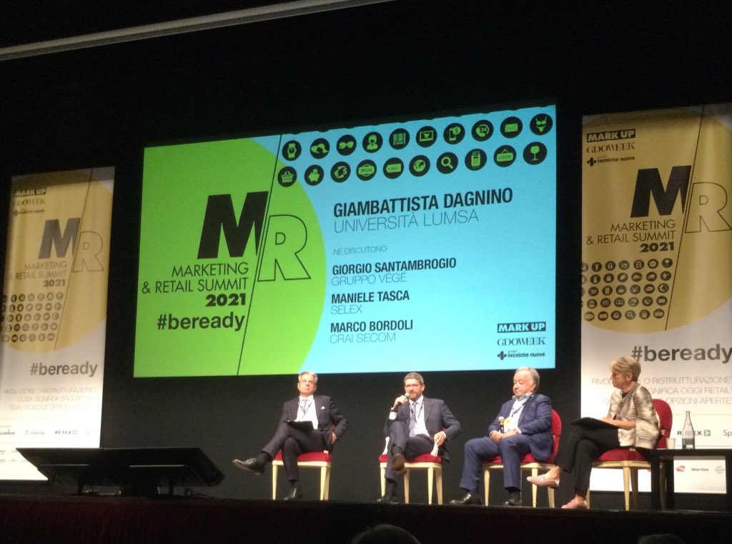 Chiude la tavola <a href="/Clazzati/">Cristina Lazzati</a> con un invito alla Distribuzione Organizzata #velocità #cambiamento … aspetto gli imprenditori l’anno prossimo su questo palco. Avete tutte le chance per diventare i primi

#beready
<a href="/Mark_Up_/">Mark Up</a>