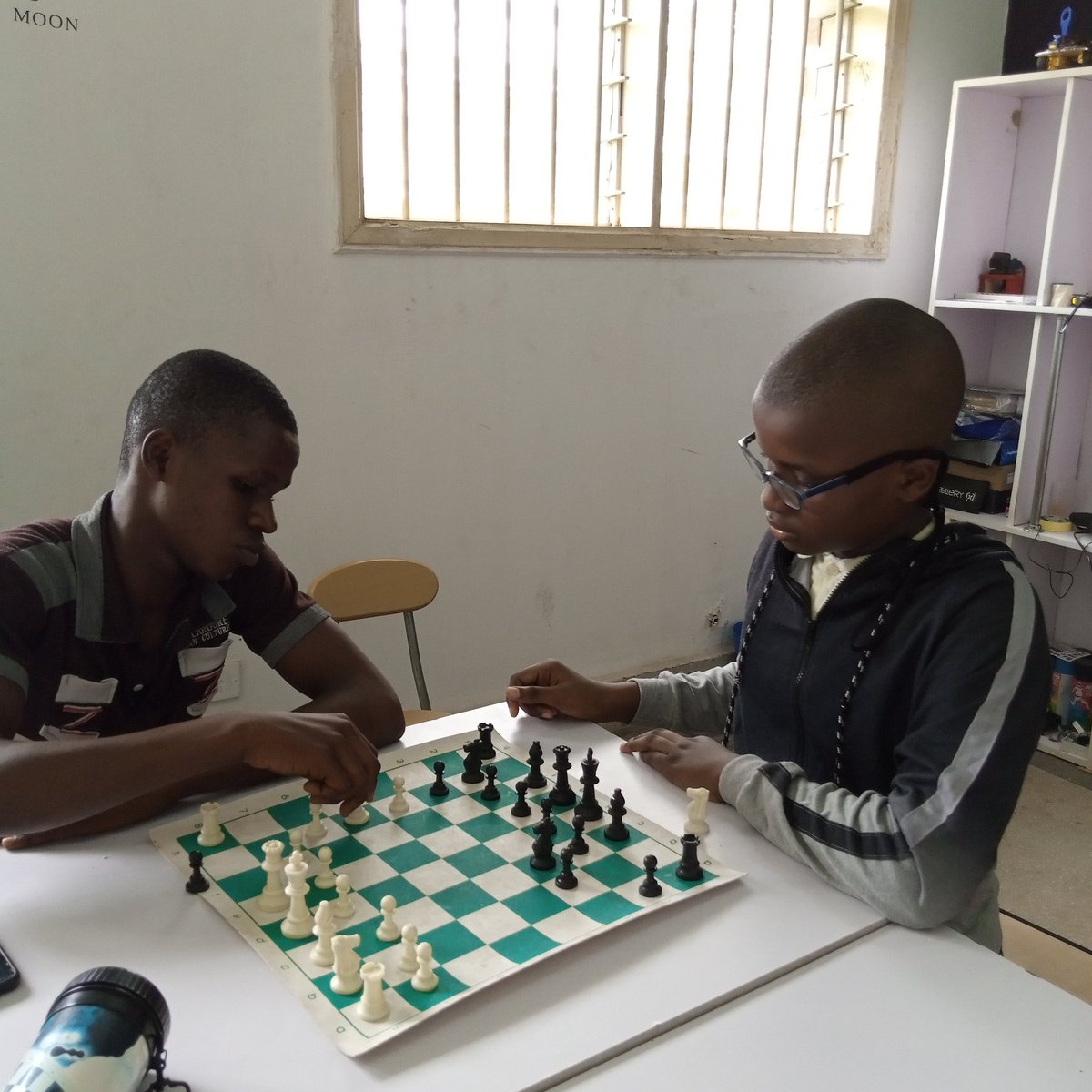 midtowntechhub's tweet image. Recreation time with our chess champions. Recreational activities + Tech Skills = A well-rounded programme.
#MidtownTechhub #Vacationprogramme #Chessplayer #STEMkids