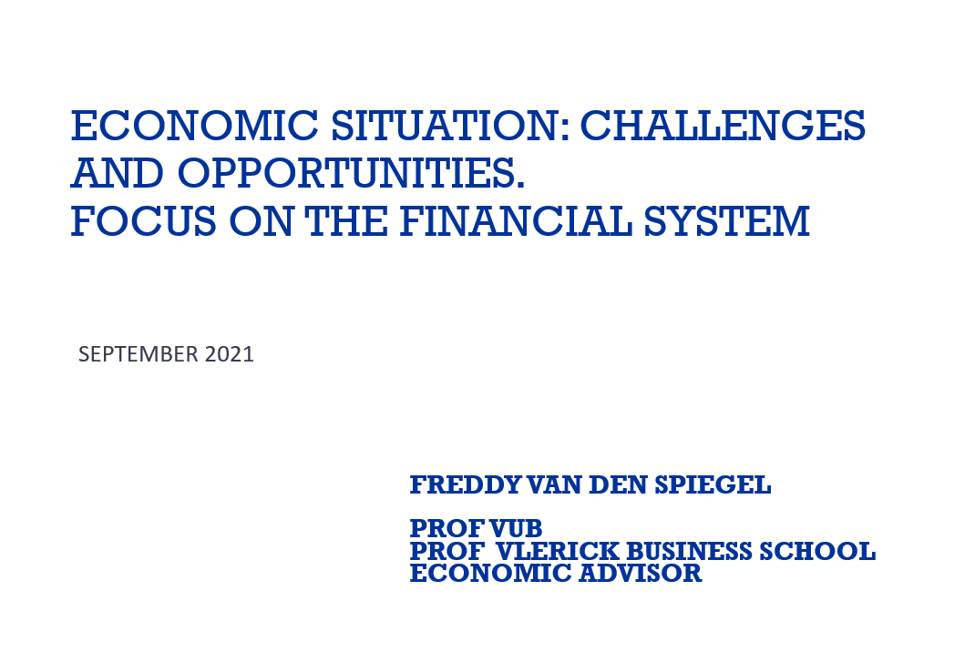 AStCBelDef's tweet photo. 💶 This morning, Professor Freddy Van Den Spiegel of @VUBrussel fascinated the entire group with his insights into the current economic situation and its influence on world politics. 💱 https://t.co/oGqnGF7n8r