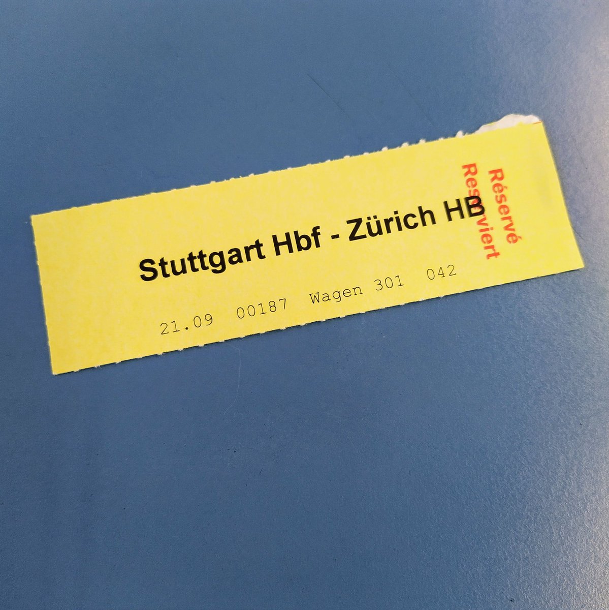 C_Q_'s tweet photo. 1. Mal im Ausland - seit 2 Jahren.
Und auch der letzte berufliche Trip ging nach #Zürich - übrigens mit #TakeThat Konzert 🎵
Diesmal: #MeetEurope https://t.co/OodT0sVqQ8