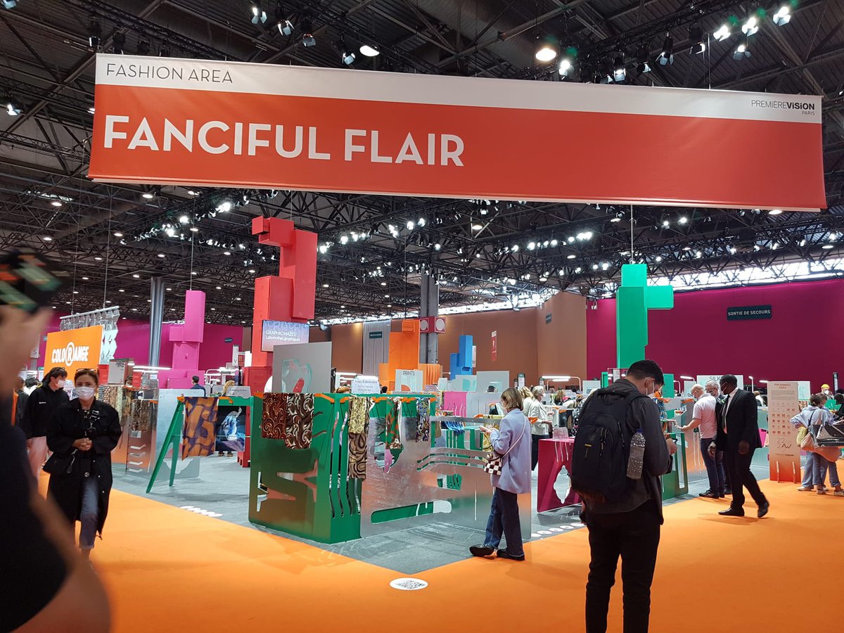 TFFMagazine's tweet photo. ✌ The 2️⃣nd day of #premierevisionparis has started. The fair is going on with a huge interest.
@utibsosyal @ITHIB @PremiereVision
#turkishfashionfabrics #TurkishTextiles #tffmagazine #fair #pvparis #newtrends #fabrics #yarns #designs #accessories #innovation #sustainability https://t.co/QhSRxKe3Sg