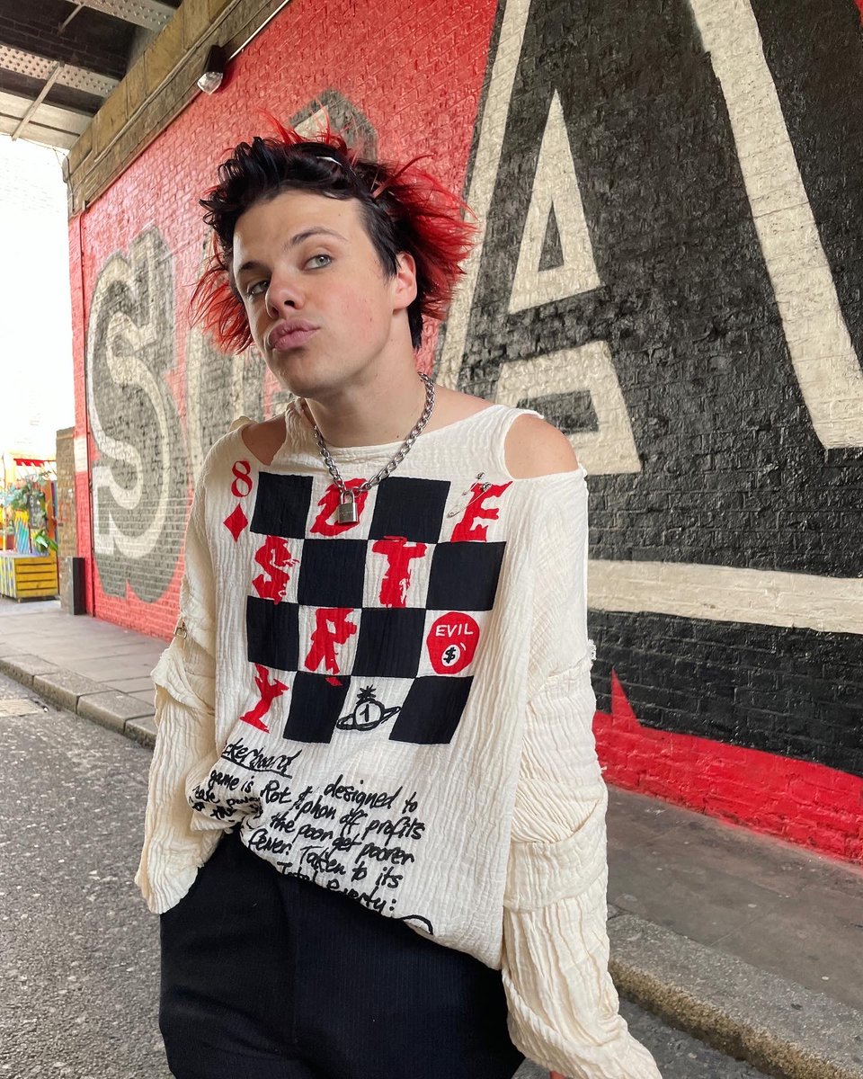 yungblud's tweet photo. tour next week … 🖤🩸🖤

https://t.co/Qztz5odZUe https://t.co/6Z67SaPWNk