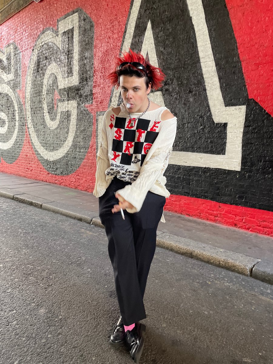 yungblud's tweet photo. tour next week … 🖤🩸🖤

https://t.co/Qztz5odZUe https://t.co/6Z67SaPWNk
