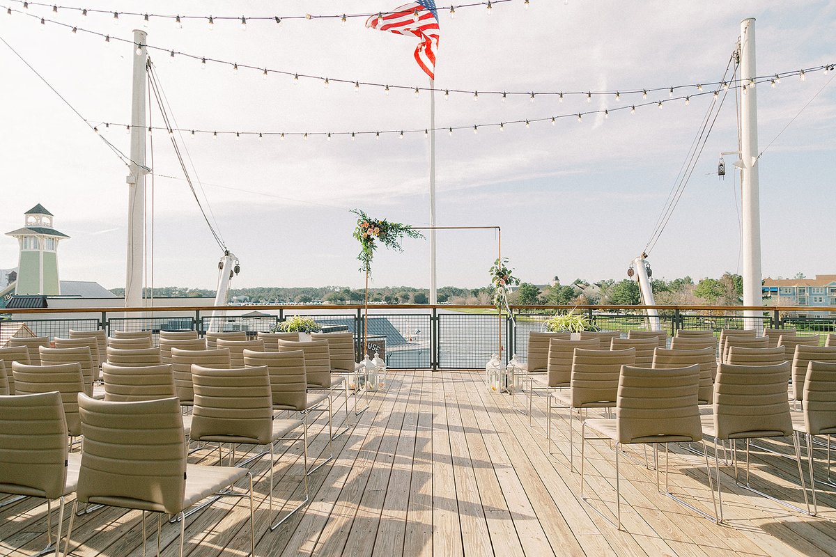 Now we all could get married with a view like this!