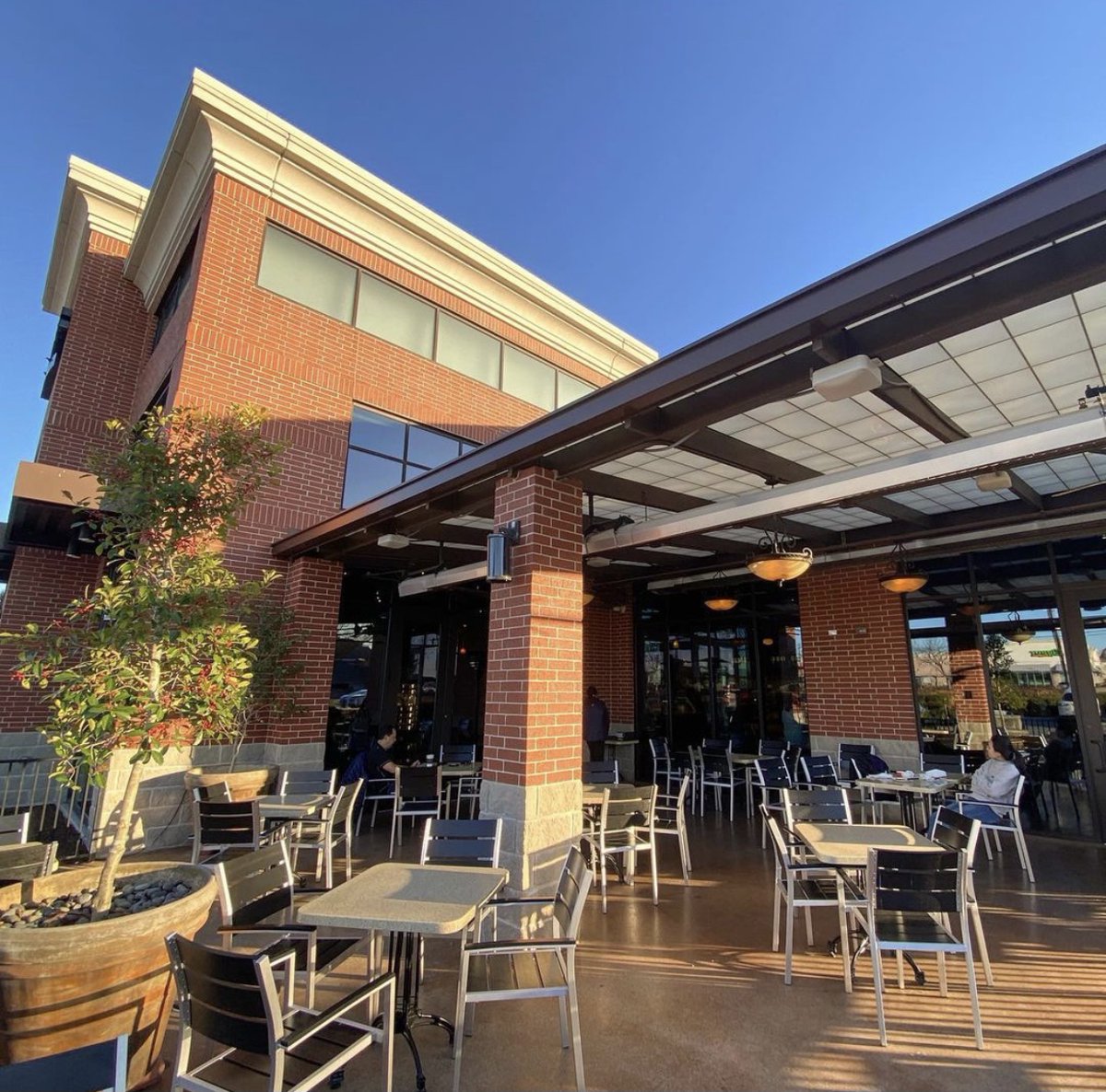 Patio season is officially here 🍂 #FirstDayOfFall 

📸: dawitinae on IG
📍: BWC in Allen, TX