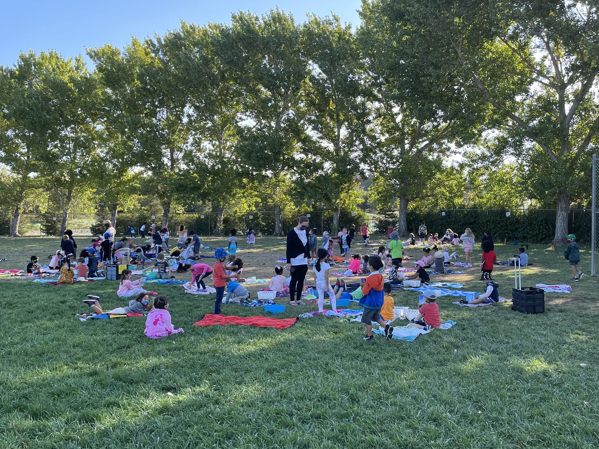 Mcflash1's tweet image. What better way to celebrate the 1st day of Fall than to “fall” into a good book?🍁 @MaryVanasit @E_Rogers1 @EdServicesFSUSD @NMTimberwolves #fallintoreading #iloveagoodbook