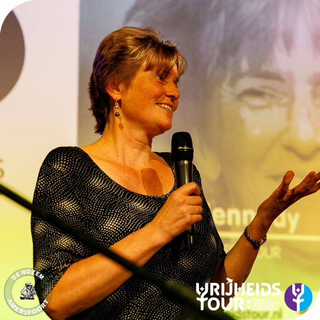 💜 VRIJHEIDSDINER | 5 JAAR VRIJHEIDSTOUR

Vrijheidsambassadeur Simone Kennedy reikte Vrijheidswards uit aan: Toos de Ree, Gul Dolap en Marjon Snel. 

📸 Peter Putters | De Nozem Fotografie Amersfoort

#vrijheidstour #vrijheidstouramersfoort #vrijheidstour2021